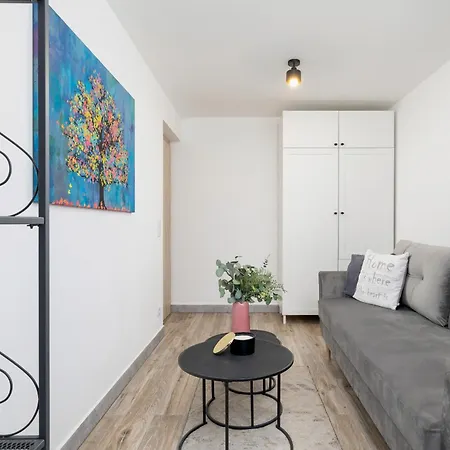 Tastefully Moniuszki In Cracow By Nolcegi Renters * 크라쿠프