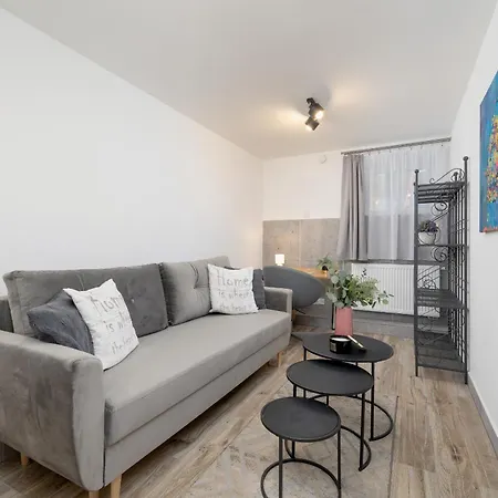 아파트 Tastefully Moniuszki In Cracow By Nolcegi Renters
