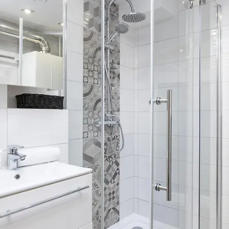 아파트 Tastefully Moniuszki In Cracow By Nolcegi Renters