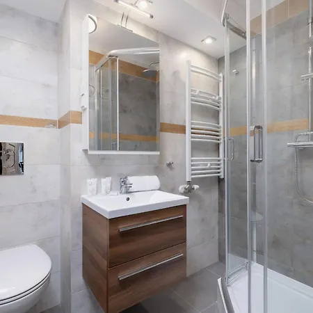 Tastefully Moniuszki In Cracow By Nolcegi Renters * 크라쿠프