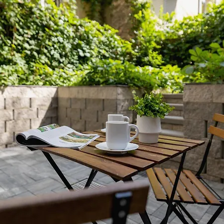 아파트 Tastefully Moniuszki In Cracow By Nolcegi Renters 크라쿠프