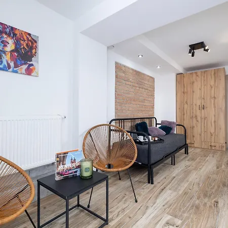 Tastefully Moniuszki In Cracow By Nolcegi Renters 아파트 크라쿠프