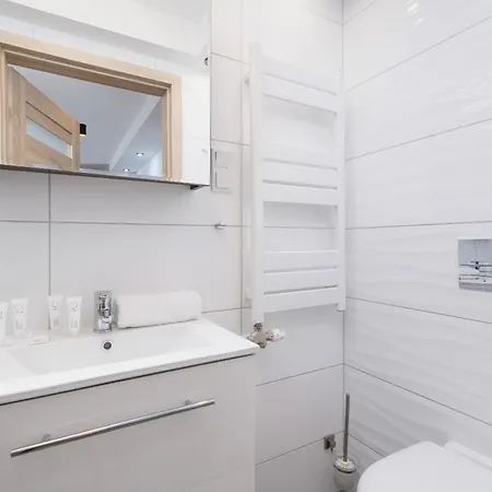 아파트 Tastefully Moniuszki In Cracow By Nolcegi Renters