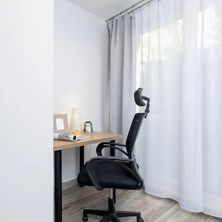 Tastefully Moniuszki In Cracow By Nolcegi Renters 크라쿠프