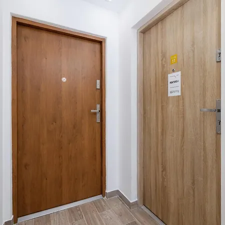 아파트 Tastefully Moniuszki In Cracow By Nolcegi Renters