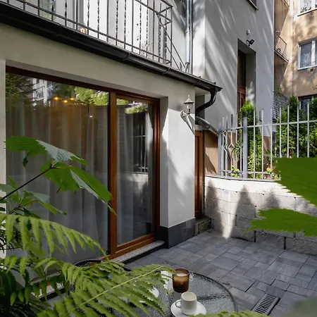 아파트 Tastefully Moniuszki In Cracow By Nolcegi Renters
