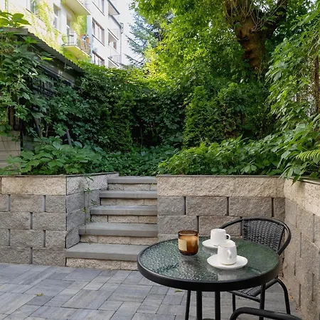 아파트 Tastefully Moniuszki In Cracow By Nolcegi Renters 크라쿠프